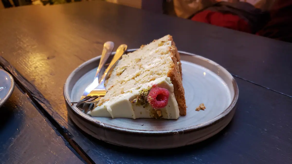Cake @ Annas Plants – cake shop in Leigh on Sea town centre